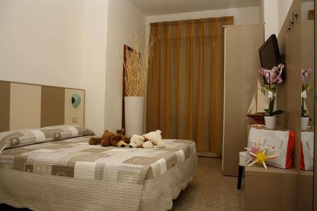Hotel Camelia Rimini Exterior foto